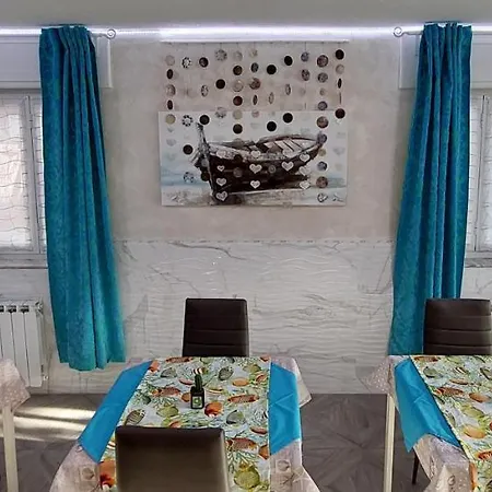 La Lanterna 2*