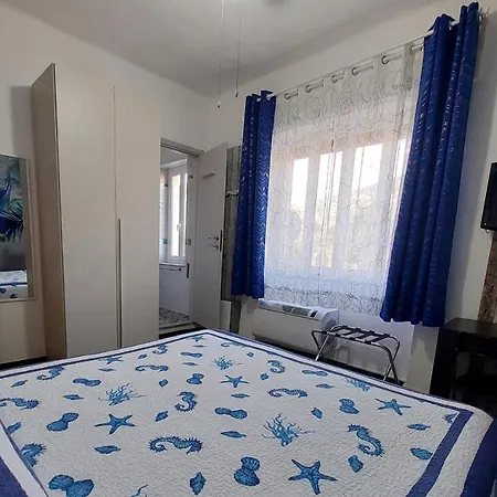 Hotell La Lanterna Pietra Ligure