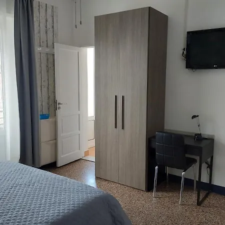 La Lanterna Hotell Pietra Ligure