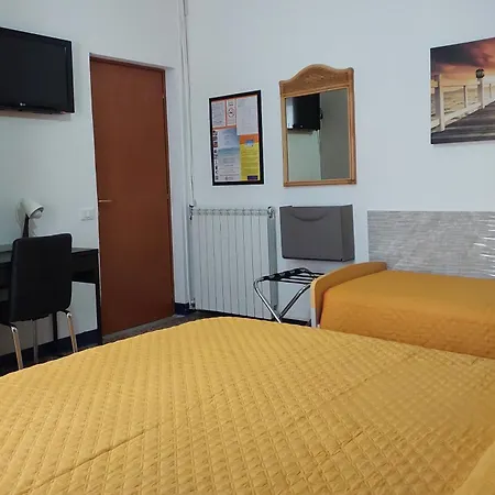 La Lanterna Hotell Pietra Ligure
