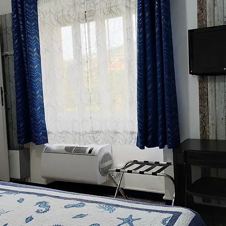 Ξενοδοχείο La Lanterna 2*