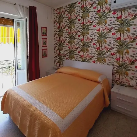 La Lanterna 2* Pietra Ligure