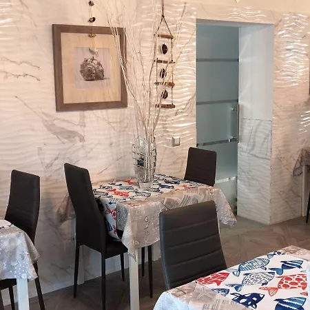 Hotel La Lanterna Pietra Ligure