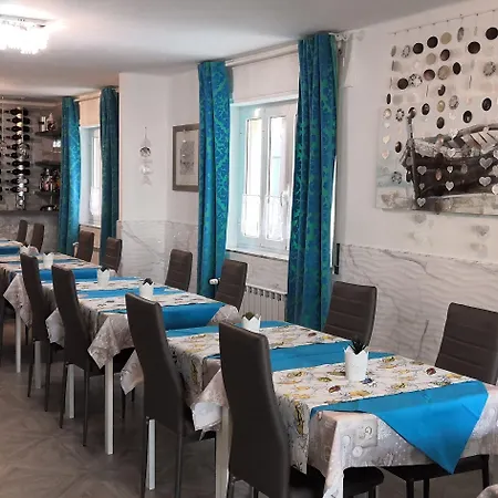 La Lanterna 2* Pietra Ligure