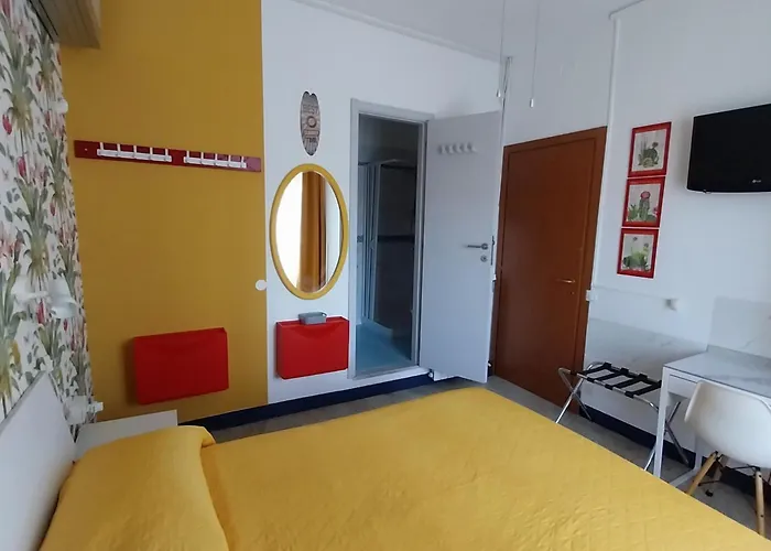 La Lanterna 2* Pietra Ligure